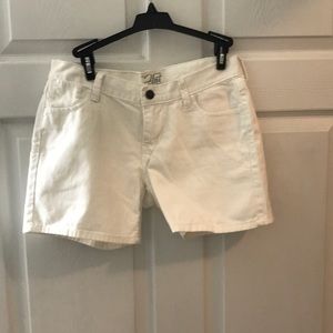 Size 2 White Old Navy Flirt Shorts